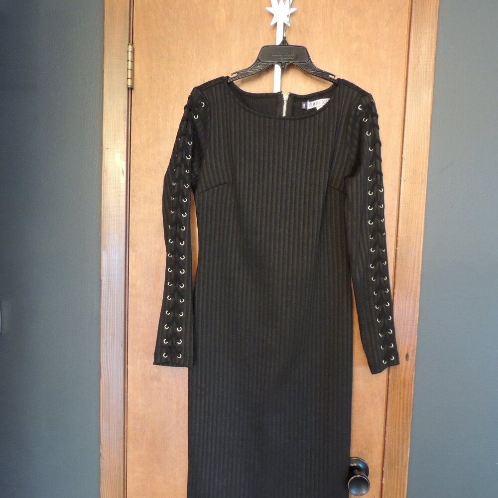 Jennifer Lopez Black Ribbed Lace-Up Sleeve Bodycon Midi Dress – Size 10